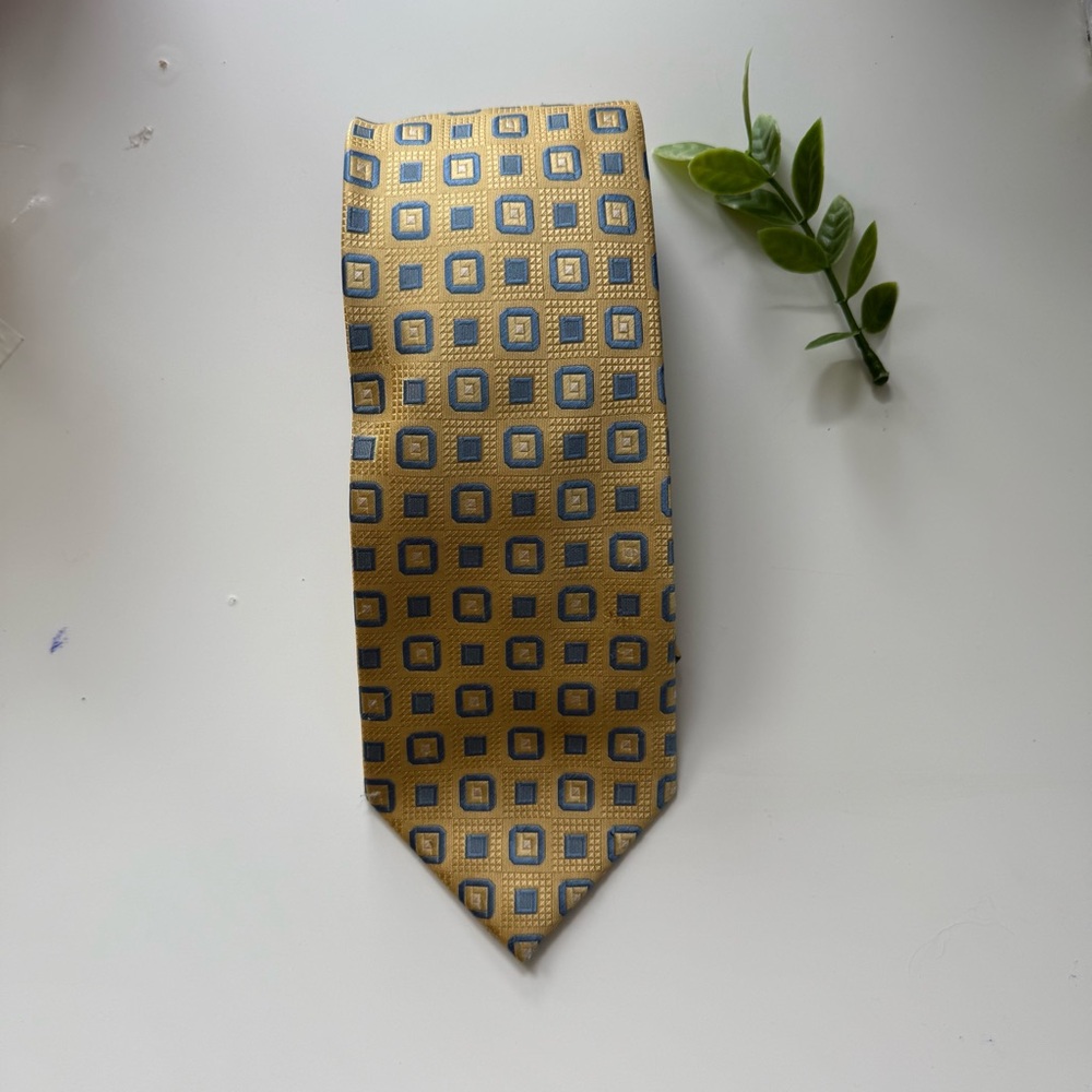 Gold/yellow and blue geometric print tie